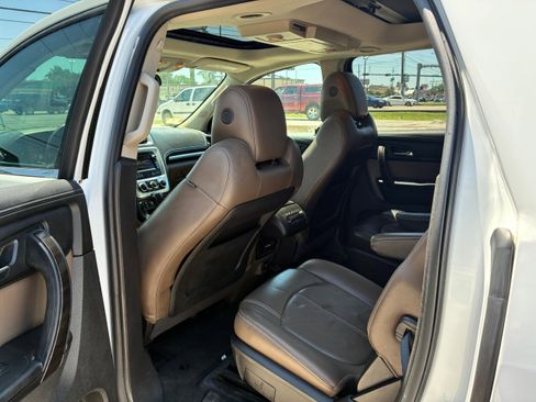Used 2017 GMC Acadia Limited SLT AWD/4WD image 3