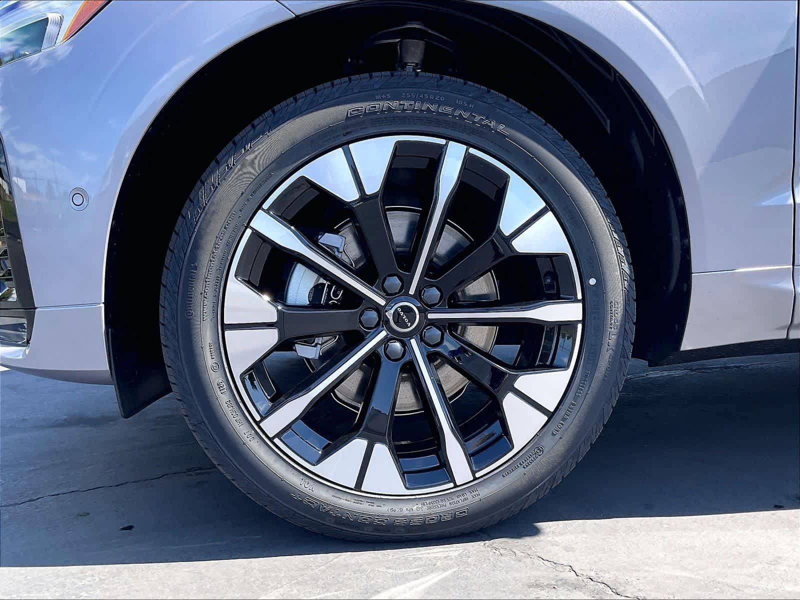 New 2027 Volvo XC60 B5 Plus AWD/4WD image 14