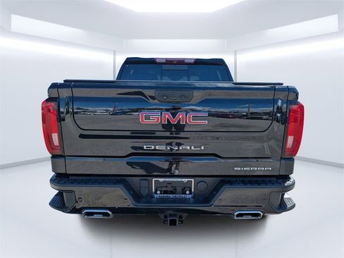 Used 2022 GMC Sierra 1500 Denali image 4