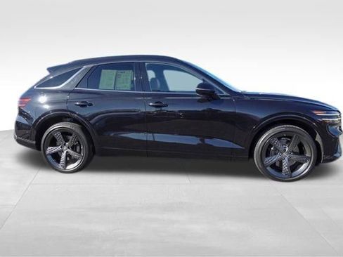 Used 2023 Genesis GV70 2.5T w/ Sport Prestige Package image 2