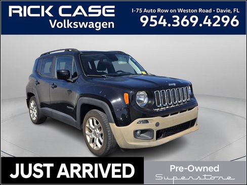 Used 2018 Jeep Renegade Latitude image 1