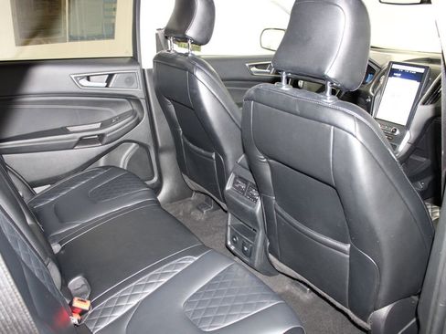 Used 2024 Ford Edge Titanium image 32