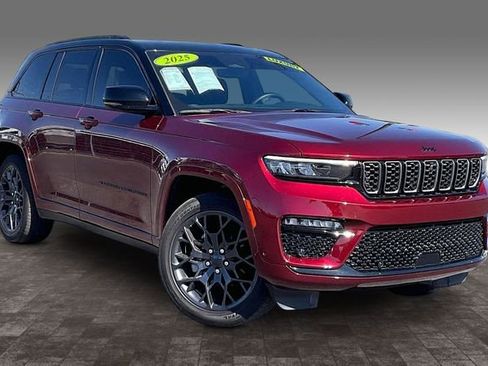 Certified 2025 Jeep Grand Cherokee Summit AWD/4WD image 11
