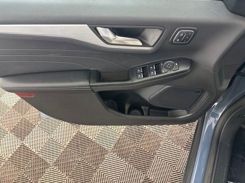 Used 2025 Ford Escape SE w/ PHEV Premium Package FWD image 20