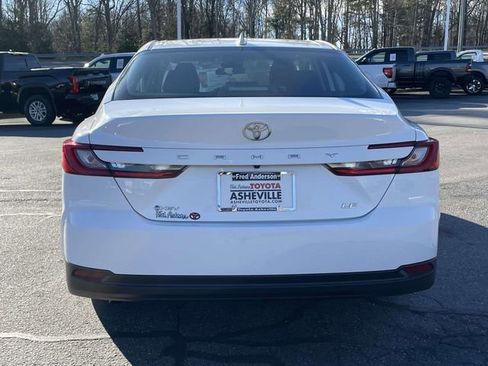 Used 2025 Toyota Camry LE image 4