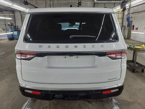Used 2024 Jeep Wagoneer Series II AWD/4WD image 12