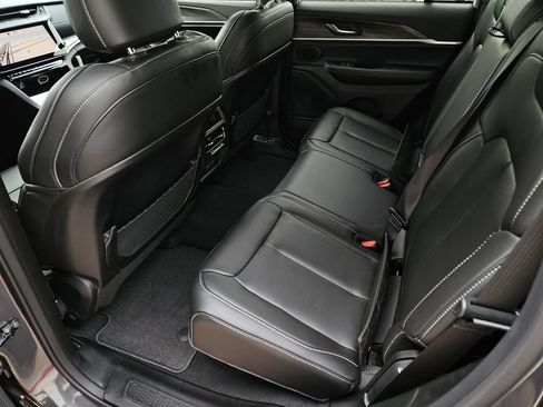 New 2026 Jeep Grand Cherokee Limited w/ Limited Altitude Package AWD/4WD image 12