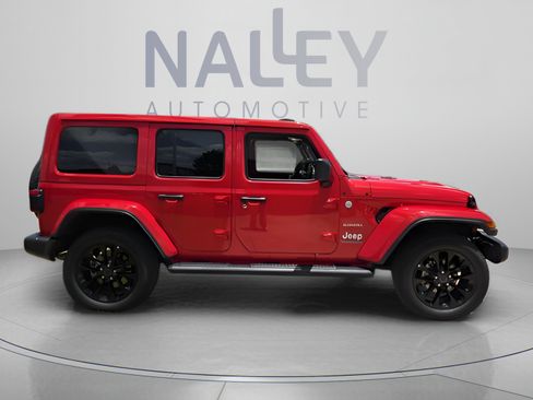 Used 2024 Jeep Wrangler Unlimited Sahara AWD/4WD image 6