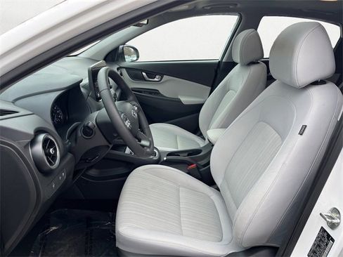 Used 2023 Hyundai Kona SEL w/ Convenience Package image 10