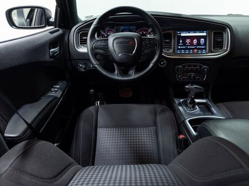 Used 2021 Dodge Charger SXT w/ Driver Convenience Group image 3