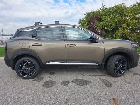 New 2026 Nissan Kicks SR w/ SR Premium Package image 19