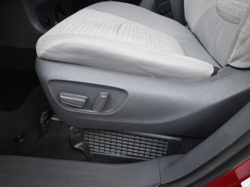 Used 2021 Toyota Sienna LE image 11