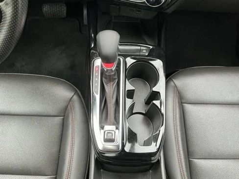 Used 2025 Chevrolet Trax RS w/ Sunroof Package FWD image 27