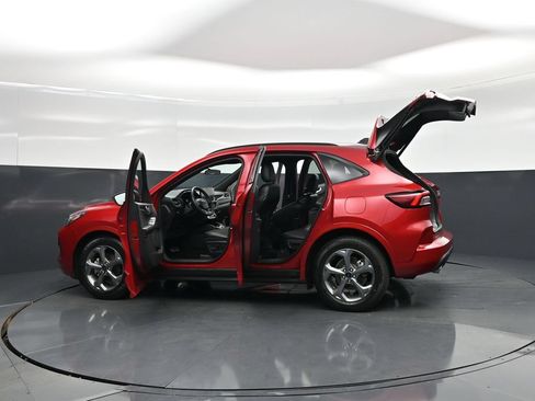 Certified 2023 Ford Escape ST-Line w/ Tech Pack #1 FWD image 33