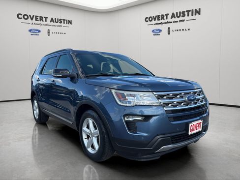 Used 2018 Ford Explorer XLT w/ Equipment Group 202A FWD image 7
