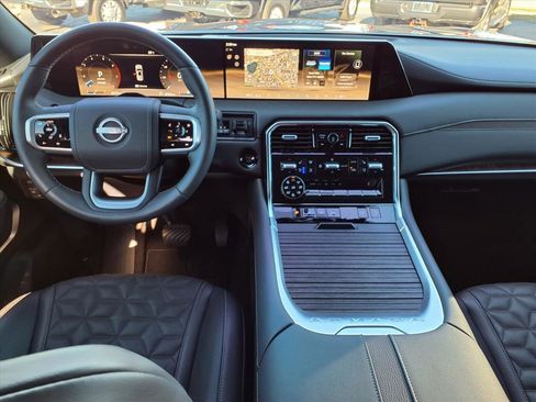 Used 2025 Nissan Armada Platinum Reserve image 9