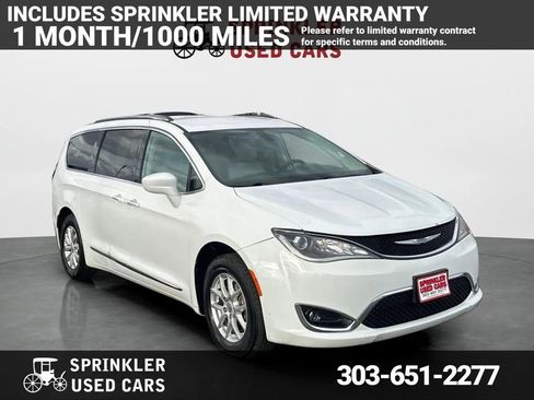 Used 2018 Chrysler Pacifica Touring-L Plus image 1