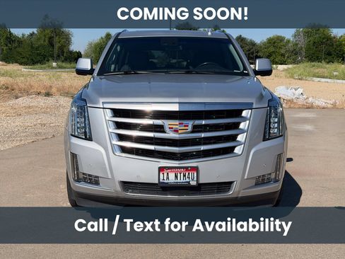 Used 2018 Cadillac Escalade Premium Luxury AWD/4WD image 2