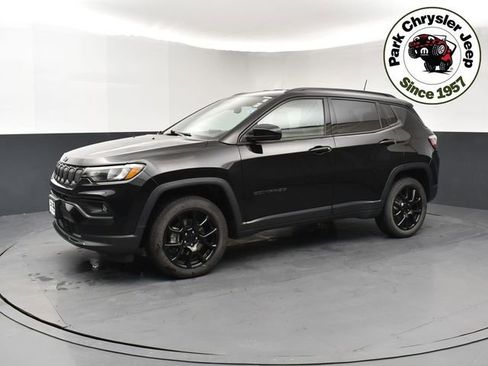 Used 2022 Jeep Compass Altitude w/ Convenience Group image 3
