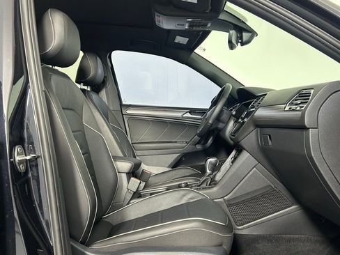 Used 2022 Volkswagen Tiguan SEL R-Line image 10