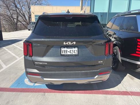 Used 2025 Kia Sorento SX Prestige image 8