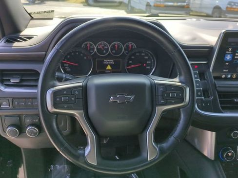 Used 2021 Chevrolet Suburban LT RWD image 14