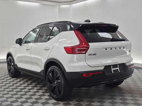 Used 2026 Volvo XC40 B5 Ultra AWD/4WD image 3
