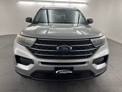 Used 2021 Ford Explorer XLT RWD image 2