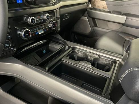 New 2026 Ford F250 Lariat w/ Black Appearance Package image 18