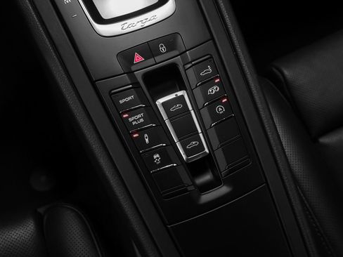 Used 2015 Porsche 911 Targa 4S image 39