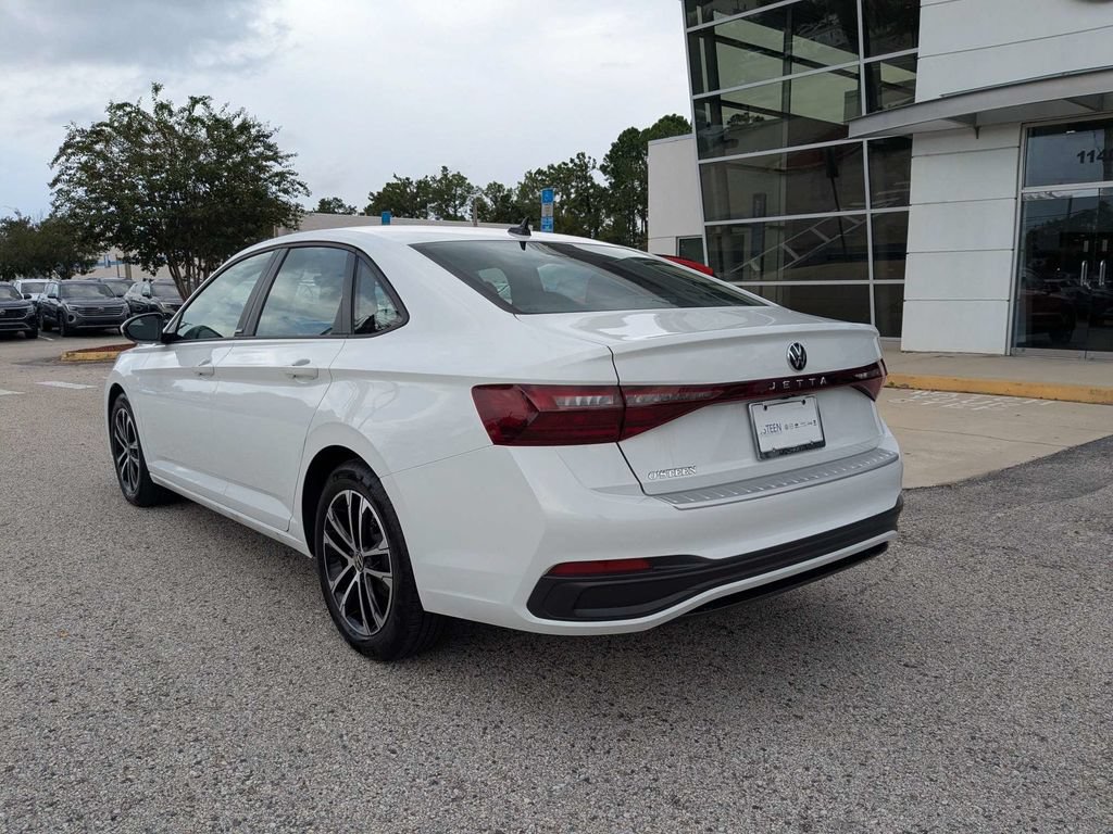 Used 2026 Volkswagen Jetta Sport FWD image 4