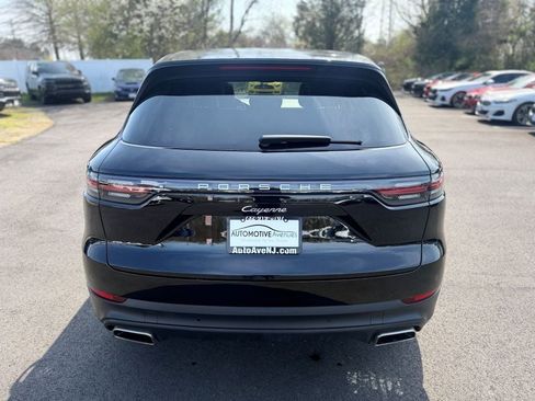 Used 2022 Porsche Cayenne AWD/4WD image 5