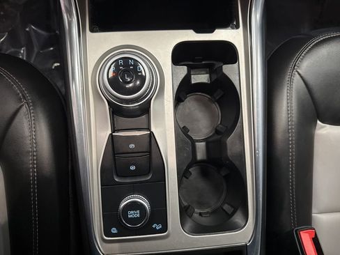 Used 2022 Ford Explorer XLT w/ Equipment Group 202A image 18