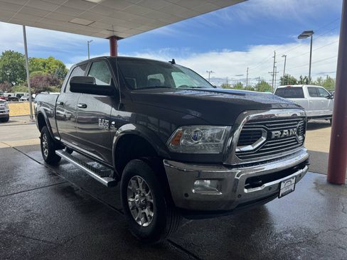 Used 2017 RAM 2500 Laramie w/ Convenience Group AWD/4WD image 3