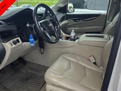 Used 2020 Cadillac Escalade ESV Luxury RWD image 10