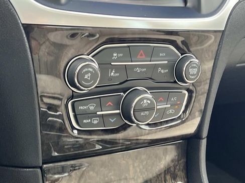 Used 2015 Chrysler 300 C w/ Harman/Kardon Audio Group RWD image 63
