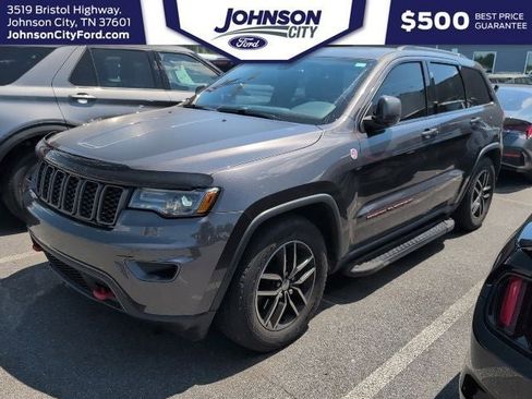 Used 2017 Jeep Grand Cherokee Trailhawk w/ Trailhawk Luxury Group AWD/4WD image 2