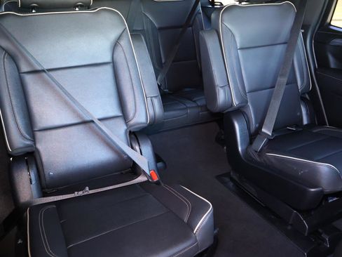 Used 2022 GMC Yukon SLT w/ SLT Premium Package image 21