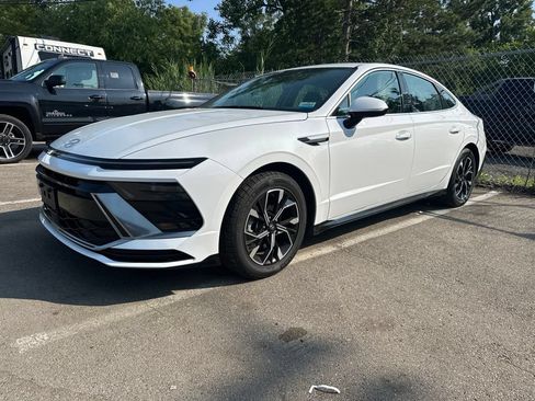 Used 2024 Hyundai Sonata SEL FWD image 1
