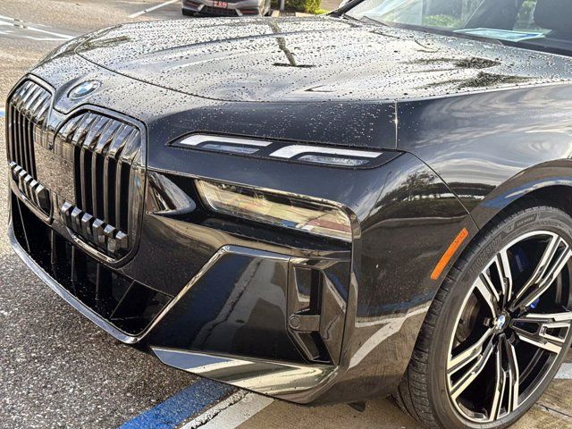 Certified 2023 BMW i7 xDrive60 AWD/4WD image 9