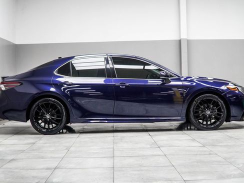 Used 2021 Toyota Camry XSE image 6