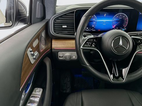 Used 2025 Mercedes-Benz GLE 450 4MATIC image 10