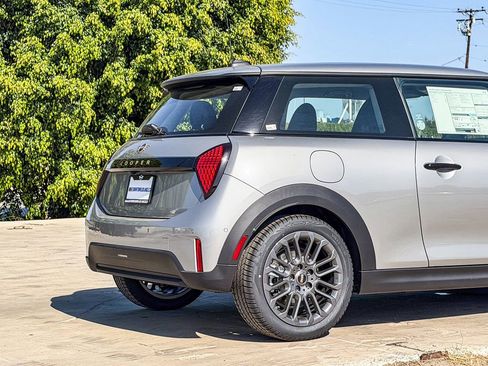 New 2026 MINI Cooper 2-Door Hardtop FWD image 11