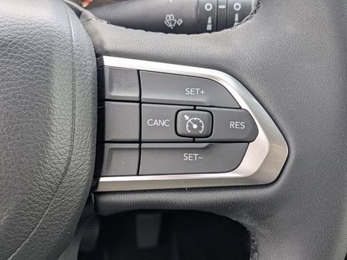Used 2023 Jeep Compass Latitude w/ Convenience Group AWD/4WD image 24