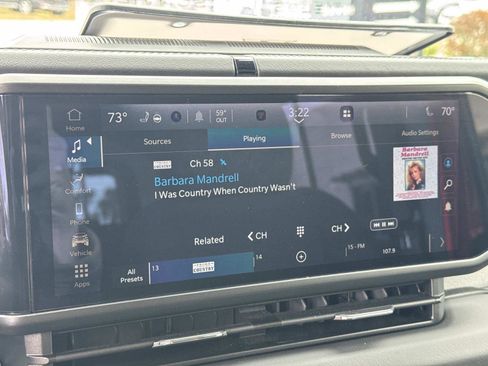 Used 2025 Jeep Wrangler Sahara image 27