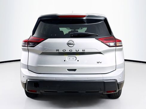 Used 2024 Nissan Rogue SV image 29