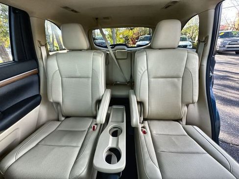 Used 2019 Toyota Highlander Limited Platinum image 31