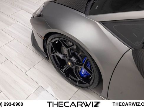 Used 2023 Lamborghini Huracan Tecnica RWD image 9