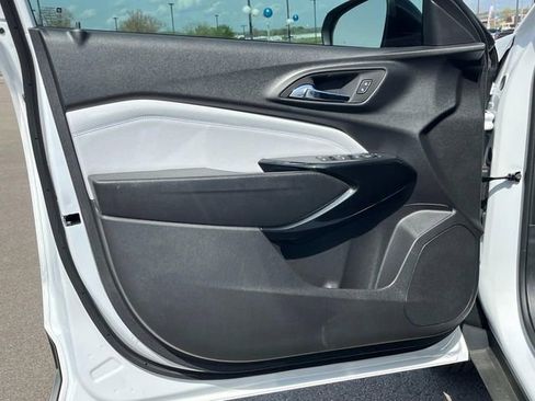New 2026 Chevrolet Trax LT w/ Midnight Edition FWD image 22