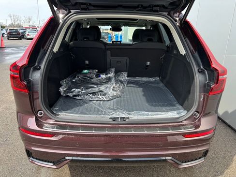 New 2026 Volvo XC60 B5 Plus w/ Protection Package Premier AWD/4WD image 18